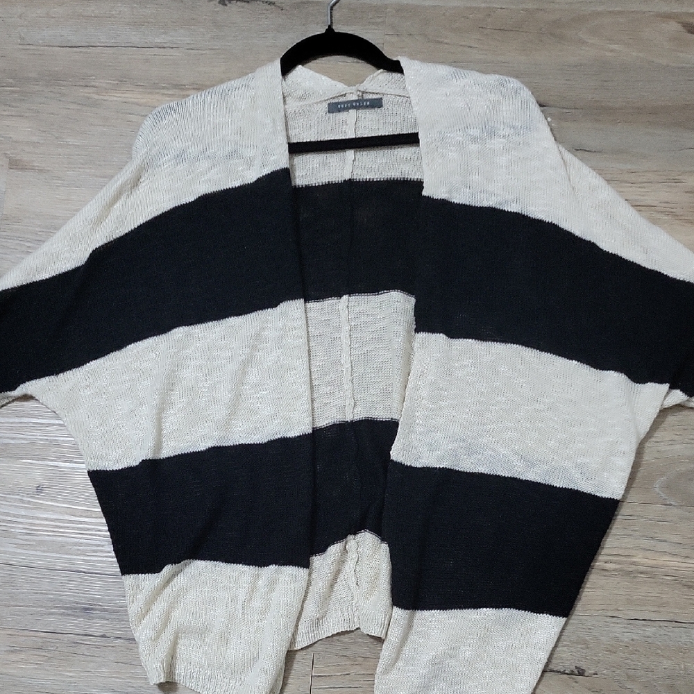 Suzy Shier Black and Cream Striped Open-Front Cardigan